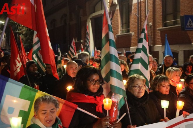 La fiaccolata di protesta dei lavoratori del Maina a dicembre 2022 (MerfePhoto)