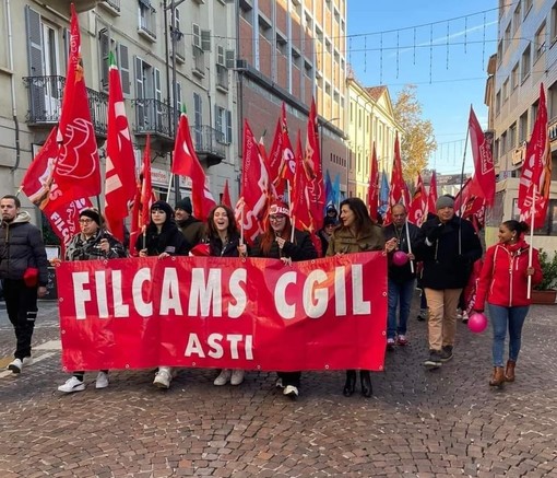 &quot;È ora dello sciopero&quot;: Filcams Cgil, Fisascat Cisl e Uilctus dichiarano lo stato di agitazione venerdì 22 dicembre
