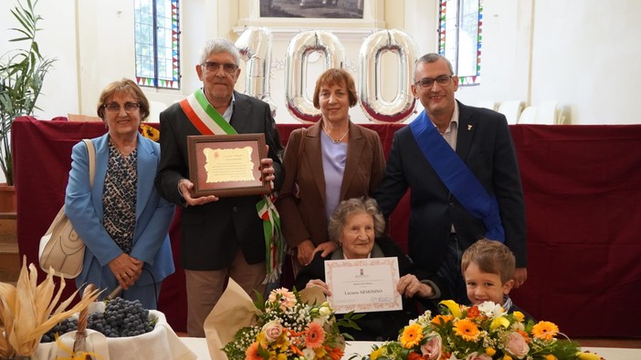 I festeggiamenti per la signora Armosino I festeggiamenti per la signora Armosino