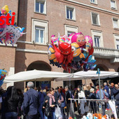 Folla alla Fiera Carolingia