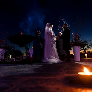 Gli sposi Ludovica e Giuseppe con la wedding planner (Ph. Simone Infantino)