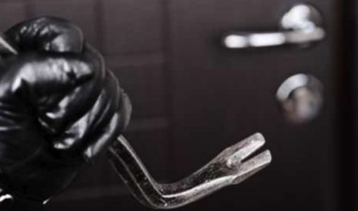 Raffica di furti e intrusioni notturne a Portacomaro: residenti di Buffetto Miravalle scrivono al Prefetto e ai Sindaci Raffica di furti e intrusioni notturne a Portacomaro: residenti di Buffetto Miravalle scrivono al Prefetto e ai Sindaci