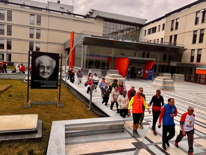 Un'immagine dell'evento Diecimila Passi di Salute, primo raduno dei Gruppi di Cammino Asl AT, che si è svolto sabato 28 febbraio con 400 partecipanti Un'immagine dell'evento Diecimila Passi di Salute, primo raduno dei Gruppi di Cammino Asl AT, che si è svolto sabato 28 febbraio con 400 partecipanti