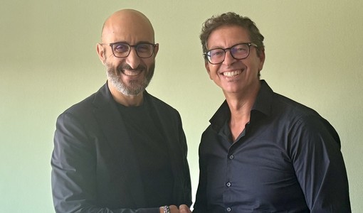 Il direttore generale dell'Asl AT Giovanni Gorgoni con il dottor Marco Cannì, responsabile della Struttura semplice dipartimentale di Chirurgia Mammo Pelvica