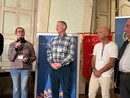 Giulia Gai e Renzo Gai (primo a destra) con i tre presidenti dei Rotary Club gemelli Giulia Gai e Renzo Gai (primo a destra) con i tre presidenti dei Rotary Club gemelli