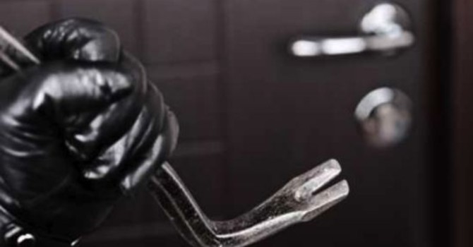 Raffica di furti e intrusioni notturne a Portacomaro: residenti di Buffetto Miravalle scrivono al Prefetto e ai Sindaci