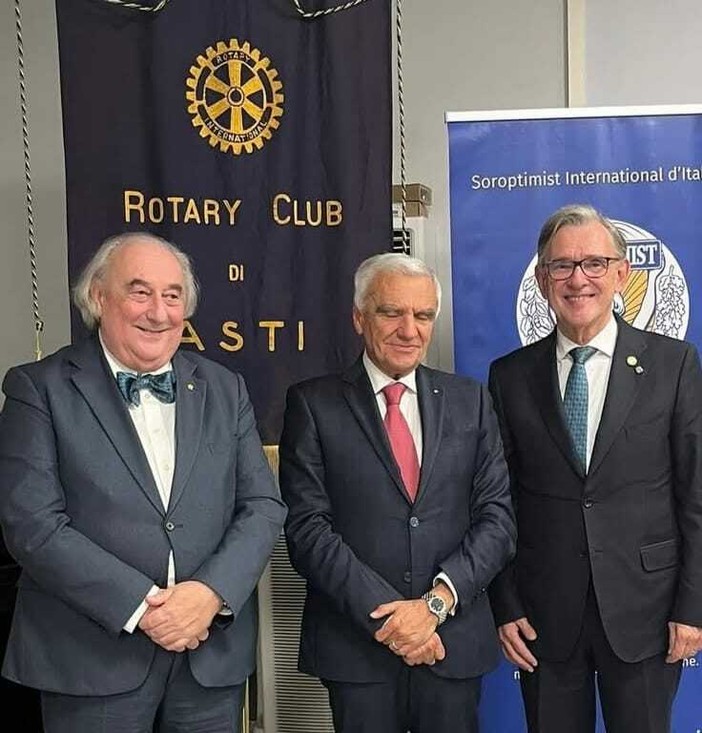 Renato Balduzzi ospite dell’Interclub Rotary: “Pace e democrazia sono inseparabili” Renato Balduzzi ospite dell’Interclub Rotary: “Pace e democrazia sono inseparabili”