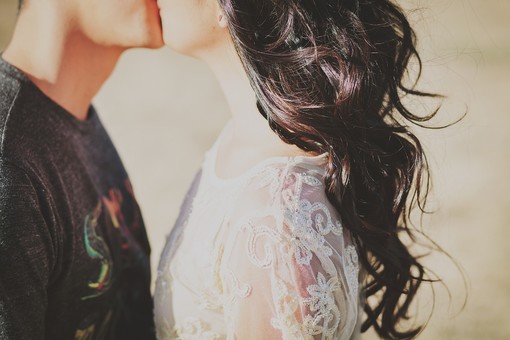 Contest del bacio: in occasione del &quot;kissing day&quot; mandateci una foto. Il bacio più bello andrà alle Caravelle