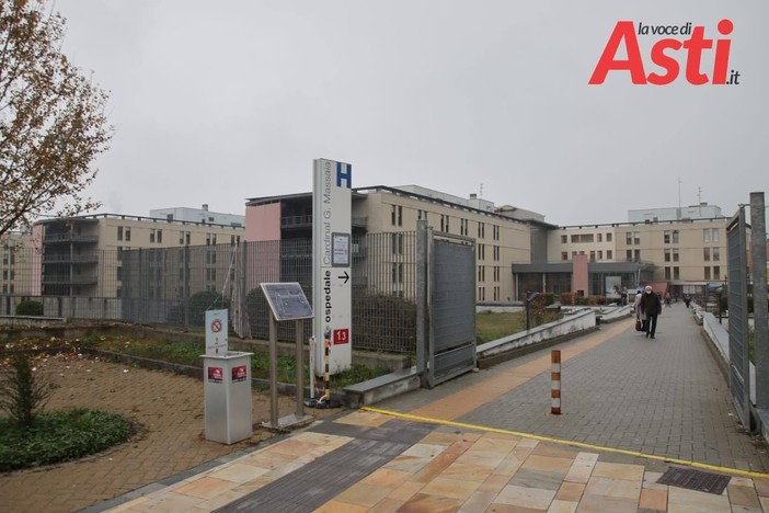 Un riparo dal sole per i malati, l'appello per una pensilina all'ingresso dell'ospedale