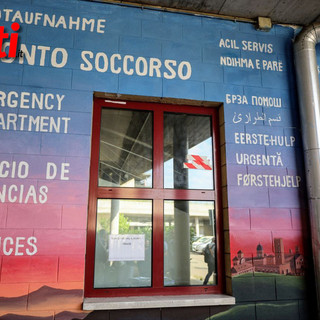 Asti, paura al Pronto Soccorso: aggredisce sanitari e vigilante