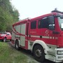 Esce di strada con l'apecar a Cherasco e finisce in una scarpata