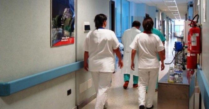 Sempre meno infermieri, Nursind lancia l’allarme in Piemonte: “Così si smantellano i servizi”