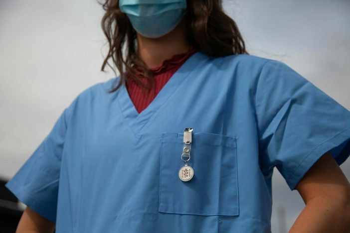 E-learning sanitario per gli Operatori Socio-Sanitari: l'impatto della formazione a distanza sulla qualità dell'assistenza quotidiana
