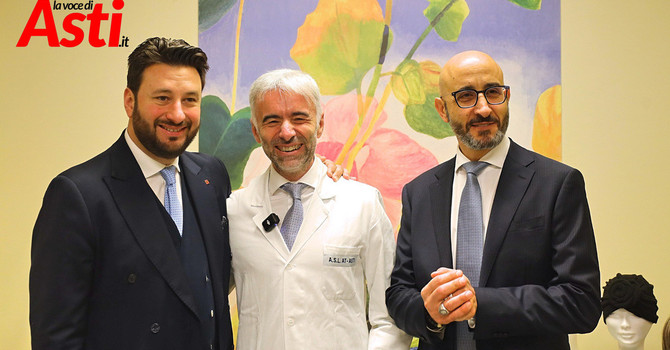 L'assessore Riboldi con il dg Gorgoni all'open day al Cardinal Massaia (in mezzo il dirigente Oncologia)