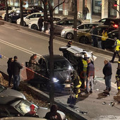 Alba, scontro fra sei auto e due feriti: traffico paralizzato e deviato sui controviali Alba, scontro fra sei auto e due feriti: traffico paralizzato e deviato sui controviali