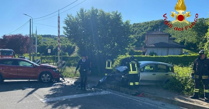 Scontro frontale a Castagnole delle Lanze: due i feriti sulla SP23