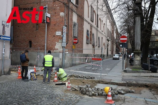 I lavori in corso in via Carducci (Merphefoto)
