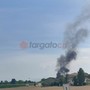 Savigliano, imballatrice prende fuoco durante il lavoro nei campi: incendio anche alla vegetazione