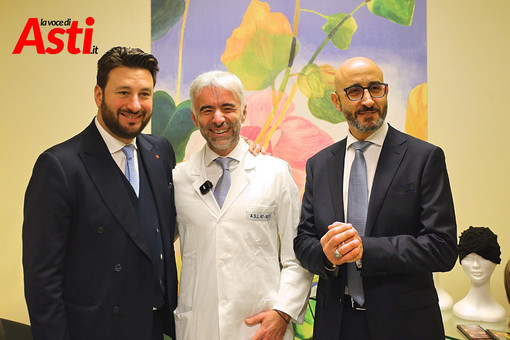 L'assessore Riboldi con il dg Gorgoni all'open day al Cardinal Massaia (in mezzo il dirigente Oncologia)