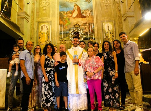 Don Emanuele con la famiglia