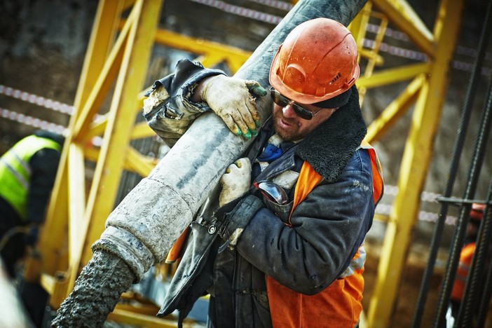Asti: nel IV trimestre 2024 la produzione industriale segna la quarta flessione consecutiva (-1,0%), portando il risultato complessivo annuo al -0,8%