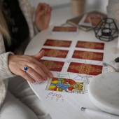 Il business dell'occulto nella Granda: tra web e antiche credenze, un mercato da 30 milioni di euro Il business dell'occulto nella Granda: tra web e antiche credenze, un mercato da 30 milioni di euro