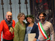 La neo dottoressa con i genitori e con il sindaco di Montechiaro