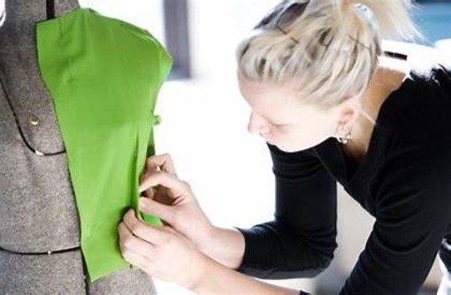 Moda artigiana, allarme in Piemonte: a rischio un'intera filiera