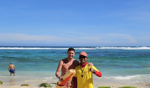 Massasso con il bagnino a Bali