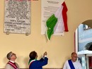 In foto: il momento di scopertura della targa per mano del sindaco Simone Nosenzo