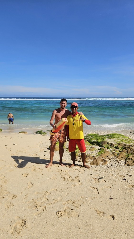 Massasso con il bagnino a Bali