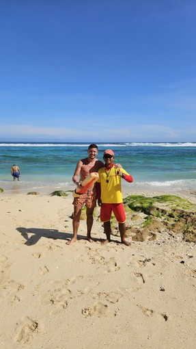 Massasso con il bagnino a Bali