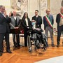 Daniela Gazzano con la sua famiglia, con il Prefetto, il sindaco di Bra e il sindaco di Calizzano Daniela Gazzano con la sua famiglia, con il Prefetto, il sindaco di Bra e il sindaco di Calizzano