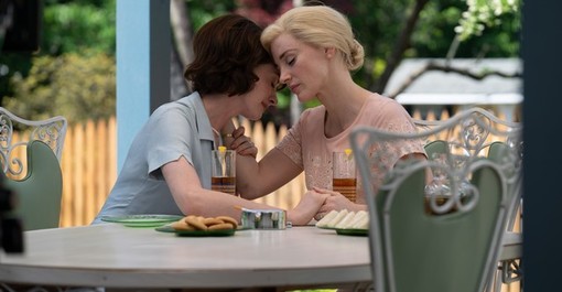 Anne Hathaway e Jessica Chastain in una scena di &quot;Mothers' instinct