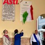In foto: il momento di scopertura della targa per mano del sindaco Simone Nosenzo