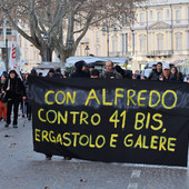 In piazza Alfieri la manifestazione pro Cospito (ph. Efrem Zanchettin - MerfePhoto)