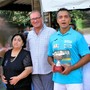 Nonna Maria insieme al sindaco Paolo Luzi e al nipote Nonna Maria insieme al sindaco Paolo Luzi e al nipote