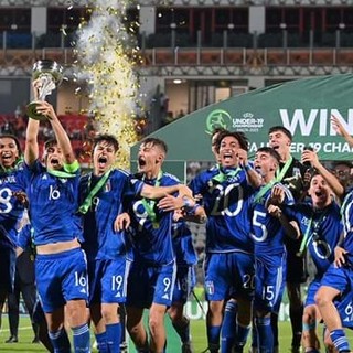 L'esultanza degli azzurrini dopo la vittoria con il Portogallo (foto FIGC)