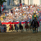 Chi spodesterà San Lazzaro dall'olimpo del Palio (e ci riuscirà)? Cavalli e fantini al canapo
