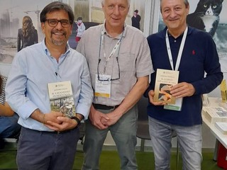 Al centro Mauro Baima, con gli autori Antonio Falco e Adriano Francia