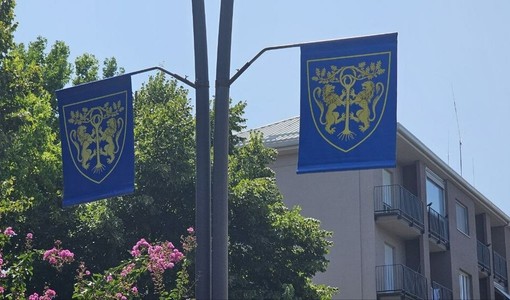 Le bandiere di Don Bosco vincitore del Palio 2025