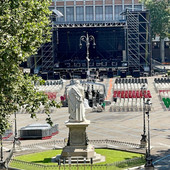Si prepara Asti Musica sotto l'occhio attento di Vittorio Alfieri