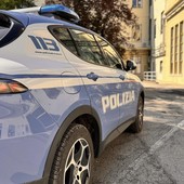 Ruba in un mini market, arrestato dalle volanti un pluripregiudicato in fuga