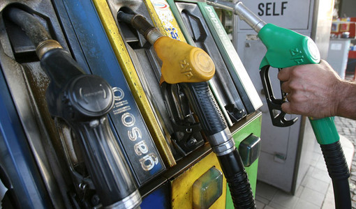 Benzina e diesel, stangata congelata per 48 ore: corsa contro il tempo per il controesodo Benzina e diesel, stangata congelata per 48 ore: corsa contro il tempo per il controesodo