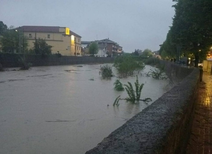 Il Belbo a Nizza durante l'alluvione dello scorso aprile