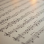 Asti, musica e generosità: un cittadino dona volumi e spartiti al Civico Istituto Verdi