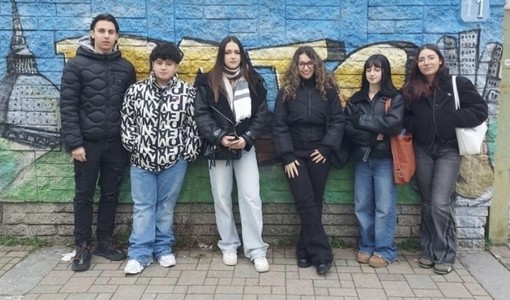 La Voce...delle scuole: studenti in campo: dalla Resistenza alla robotica, un febbraio di eccellenza e orientamento La Voce...delle scuole: studenti in campo: dalla Resistenza alla robotica, un febbraio di eccellenza e orientamento