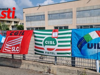 Immagini d'archivio riferite a un precedente presidio di fronte alla sede astigiana di Konecta Immagini d'archivio riferite a un precedente presidio di fronte alla sede astigiana di Konecta