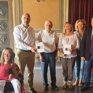 Il professor Grimaldi con alcuni membri della Giunta