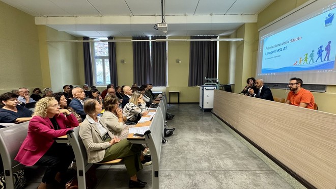 La platea dei ragazzi alla presentazione La platea dei ragazzi alla presentazione